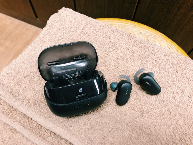 さらば雑音!サウナで使えるBluetoothイヤフォン、試してみた